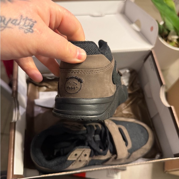 Sold - Picture 3 of 5